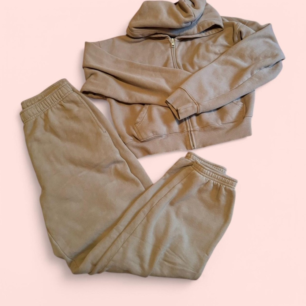 Aritzia Tna Sweatsuit